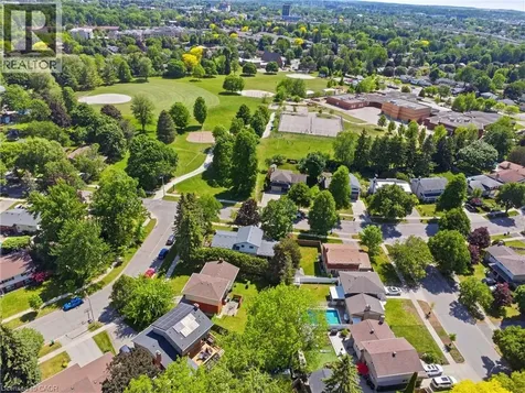 4 Bradley Place Kitchener ON N2A 2B3