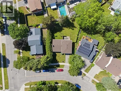 4 Bradley Place Kitchener ON N2A 2B3