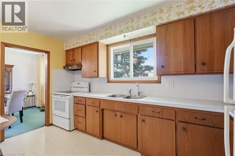 4 Bradley Place Kitchener ON N2A 2B3