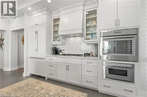 2060 Lakeshore Road Burlington ON L7R 0G2