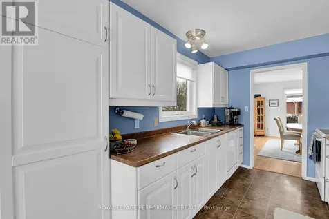 43 Waterview Court Ottawa ON K1V 0H5