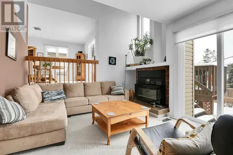 43 Waterview Court Ottawa ON K1V 0H5