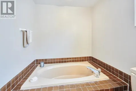 43 Waterview Court Ottawa ON K1V 0H5