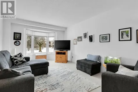 43 Waterview Court Ottawa ON K1V 0H5
