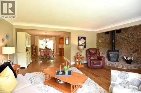 9 Wesite Avenue Dundas ON L9H 5M1