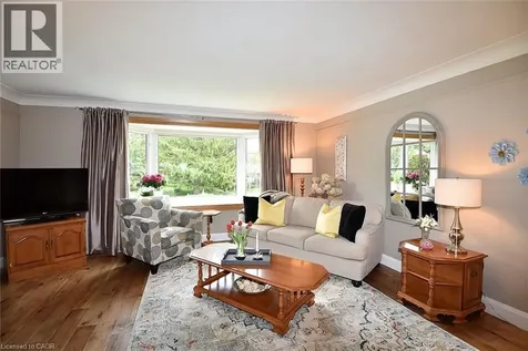 9 Wesite Avenue Dundas ON L9H 5M1