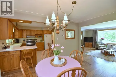9 Wesite Avenue Dundas ON L9H 5M1