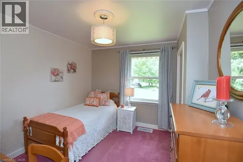 9 Wesite Avenue Dundas ON L9H 5M1