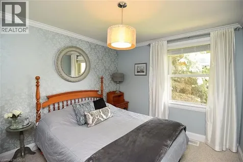 9 Wesite Avenue Dundas ON L9H 5M1