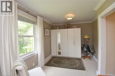 9 Wesite Avenue Dundas ON L9H 5M1