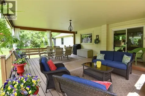 9 Wesite Avenue Dundas ON L9H 5M1