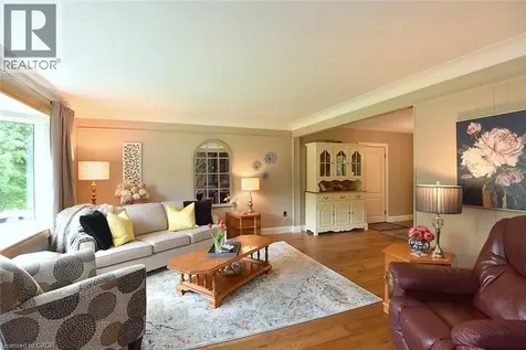 9 Wesite Avenue Dundas ON L9H 5M1