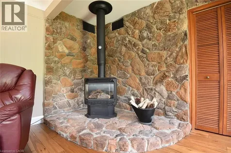 9 Wesite Avenue Dundas ON L9H 5M1