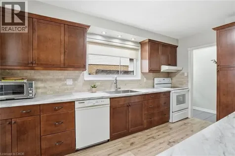345 Erindale Drive Burlington ON L7L 4T3