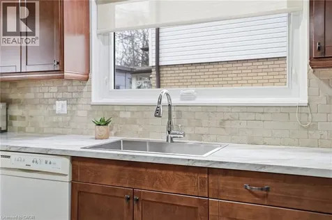 345 Erindale Drive Burlington ON L7L 4T3