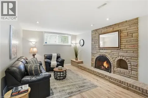 345 Erindale Drive Burlington ON L7L 4T3