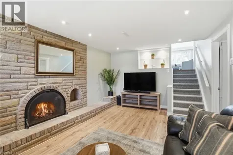 345 Erindale Drive Burlington ON L7L 4T3