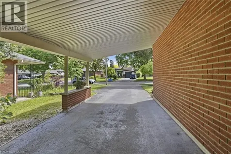 345 Erindale Drive Burlington ON L7L 4T3