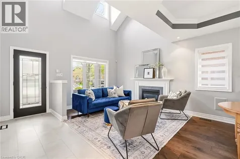 5 Volterra Court Waterdown ON L8B 0K7