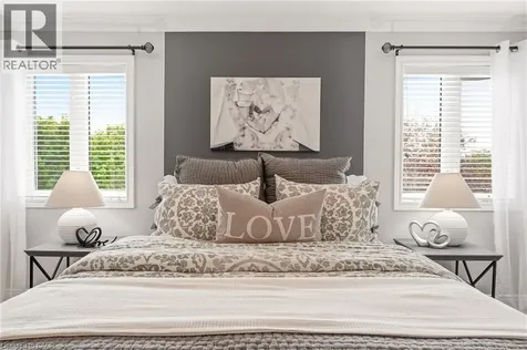5 Volterra Court Waterdown ON L8B 0K7