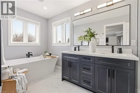 5 Volterra Court Waterdown ON L8B 0K7