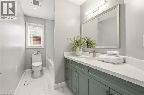 5 Volterra Court Waterdown ON L8B 0K7