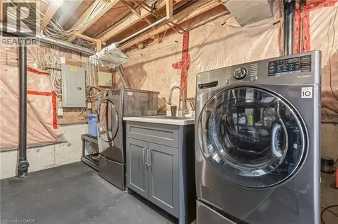 5 Volterra Court Waterdown ON L8B 0K7
