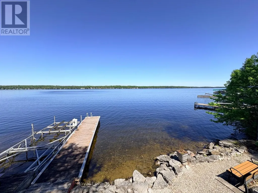 944 Birchcliff Drive Douro-dummer ON K0L 2H0