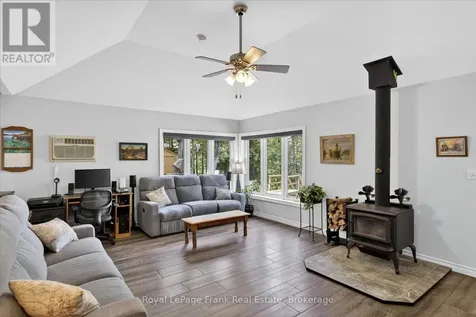 944 Birchcliff Drive Douro-dummer ON K0L 2H0