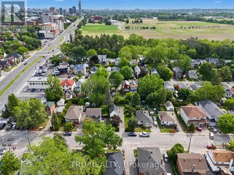 23 Anna Avenue Ottawa ON K1Z 7T5