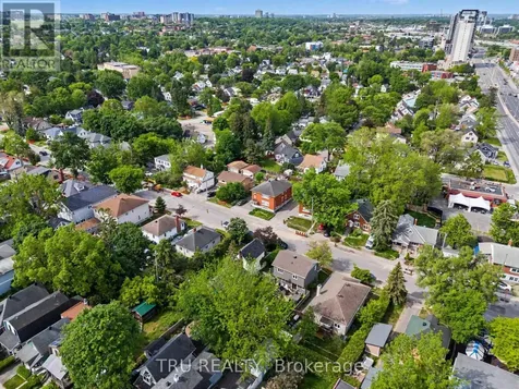 23 Anna Avenue Ottawa ON K1Z 7T5
