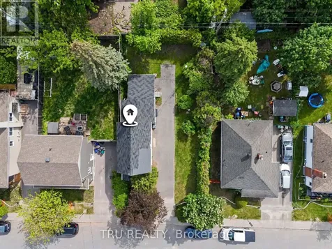 23 Anna Avenue Ottawa ON K1Z 7T5