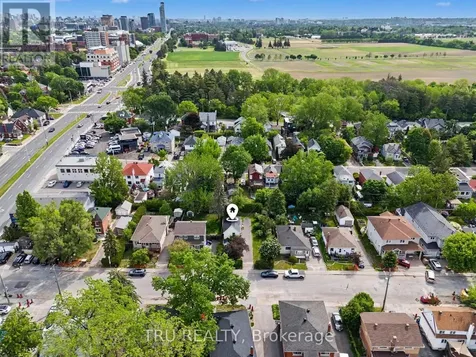 23 Anna Avenue Ottawa ON K1Z 7T5