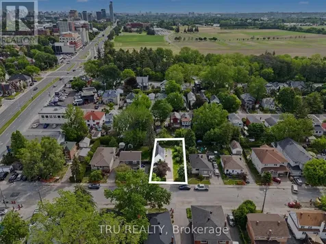 23 Anna Avenue Ottawa ON K1Z 7T5