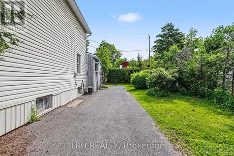 23 Anna Avenue Ottawa ON K1Z 7T5