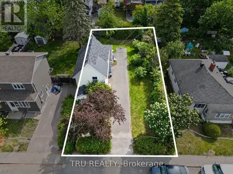 23 Anna Avenue Ottawa ON K1Z 7T5