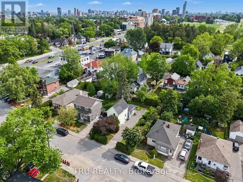 23 Anna Avenue Ottawa ON K1Z 7T5