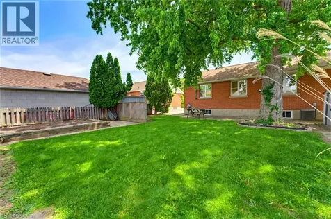98 Wise Crescent Hamilton ON L8T 2L8