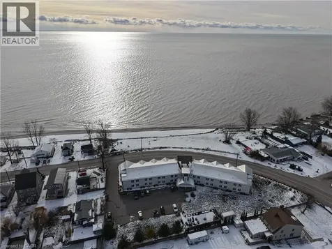12 Erie Boulevard Long Point ON N0E 1M0