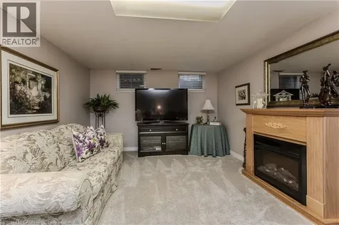 1319 Janina Boulevard Burlington ON L7P 1K5