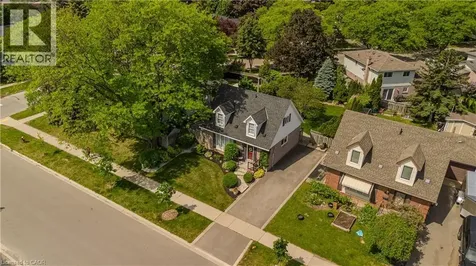 1319 Janina Boulevard Burlington ON L7P 1K5