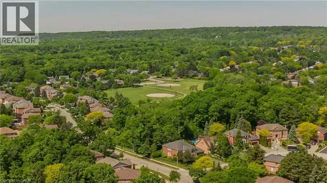 1319 Janina Boulevard Burlington ON L7P 1K5