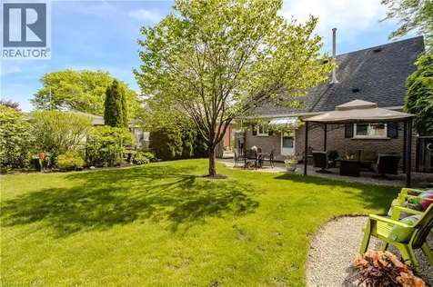 1319 Janina Boulevard Burlington ON L7P 1K5