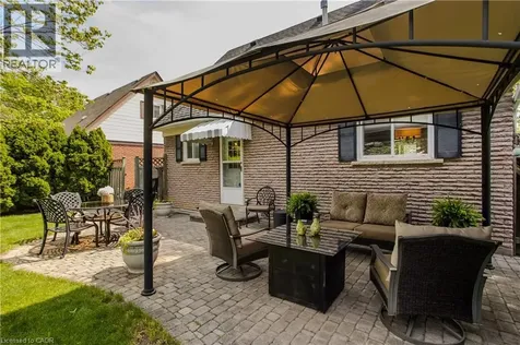 1319 Janina Boulevard Burlington ON L7P 1K5