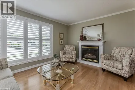 1319 Janina Boulevard Burlington ON L7P 1K5