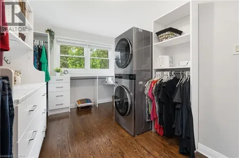 1063 Maplehurst Avenue Burlington ON L7T 3G3