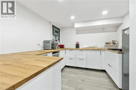 1063 Maplehurst Avenue Burlington ON L7T 3G3
