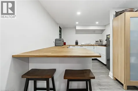 1063 Maplehurst Avenue Burlington ON L7T 3G3