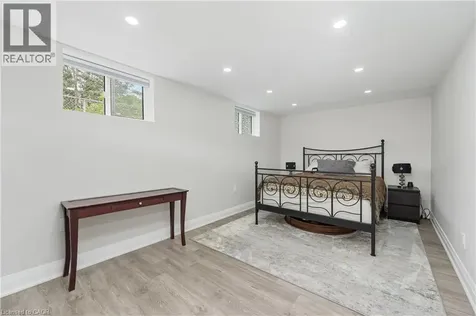 1063 Maplehurst Avenue Burlington ON L7T 3G3