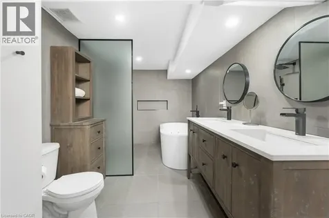 1063 Maplehurst Avenue Burlington ON L7T 3G3